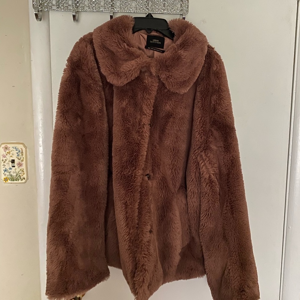 UO Oversized brown Faux Fur Coat